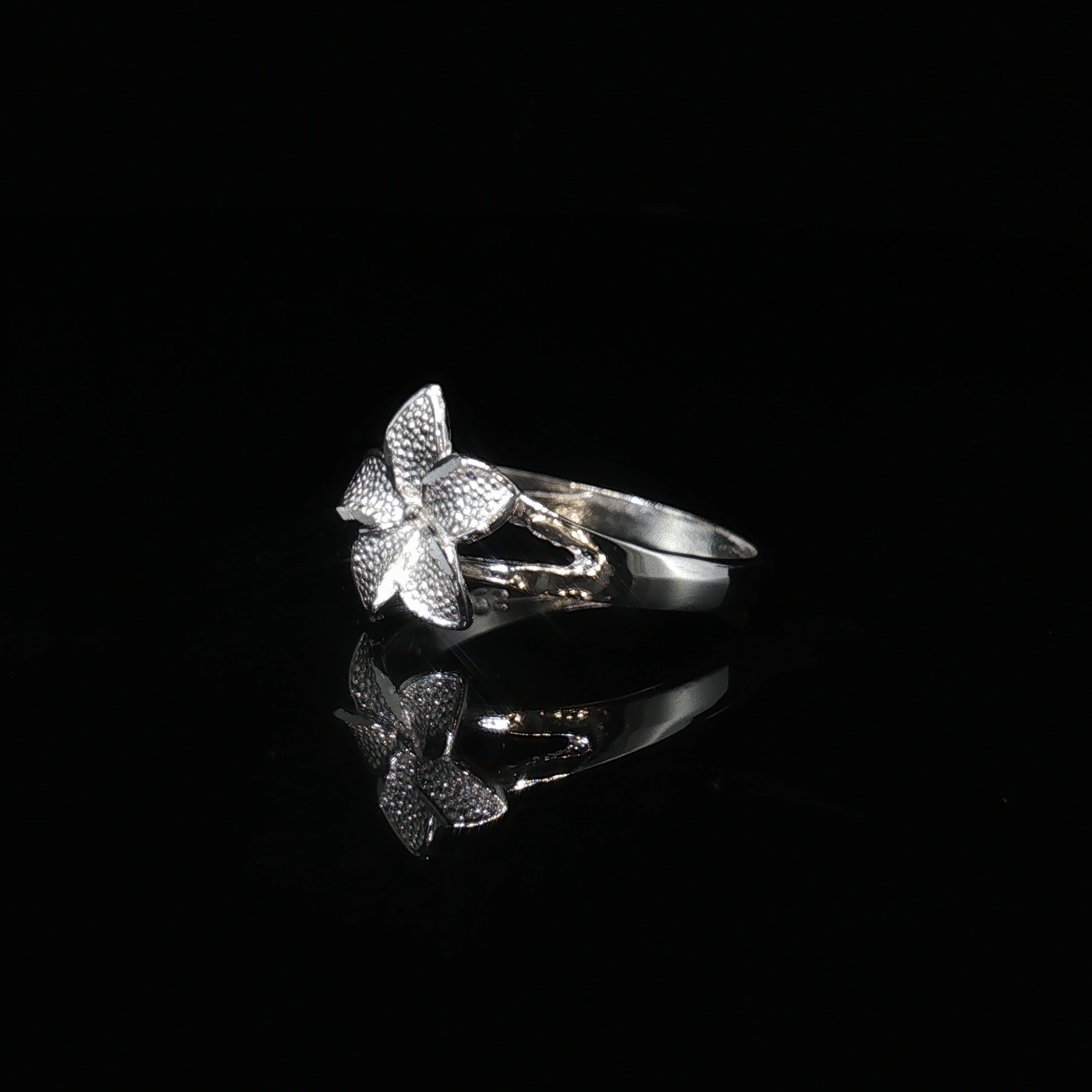 Small Single Hibiscus Ring