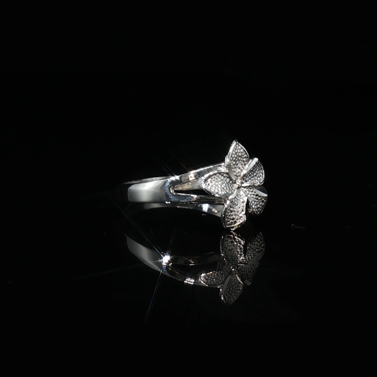 Small Single Hibiscus Ring