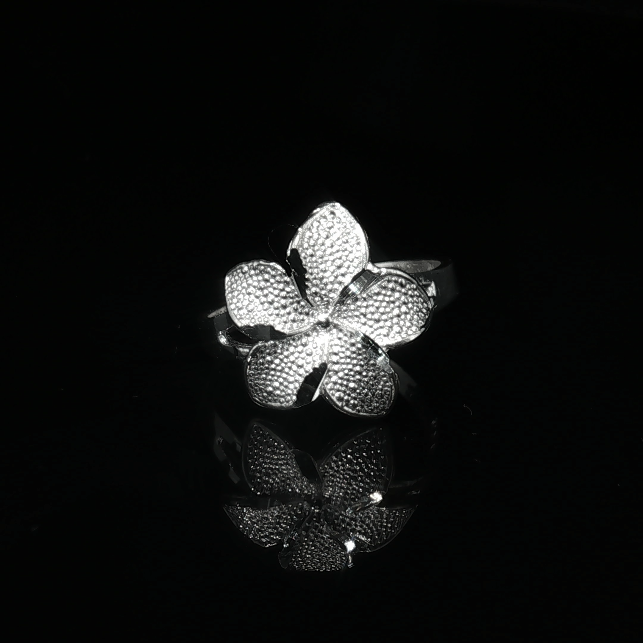 Large Single Hibiscus Ring