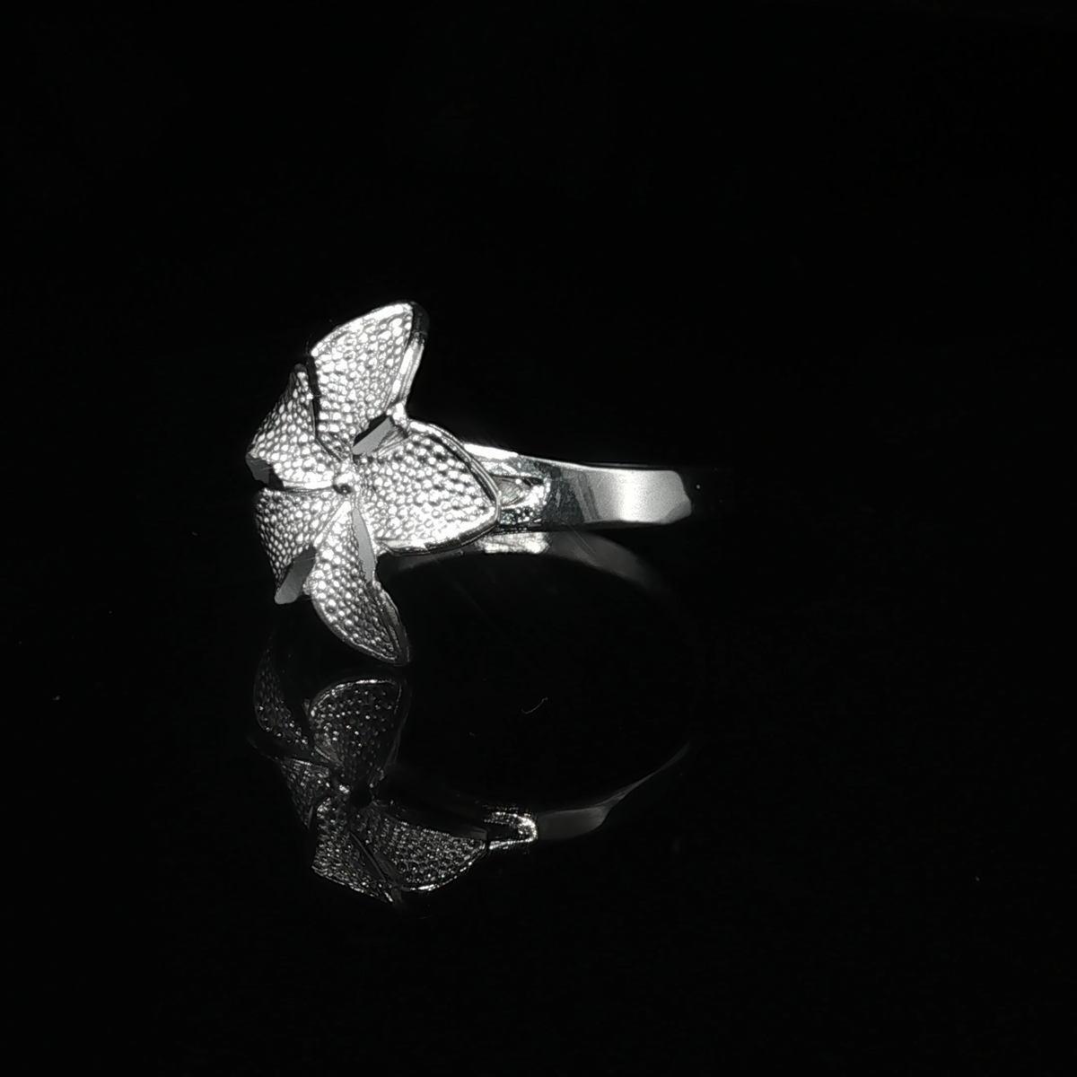 Large Single Hibiscus Ring