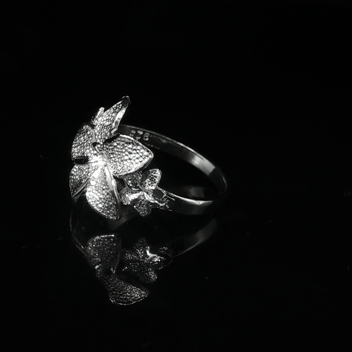 Large Tri Hibiscus Ring