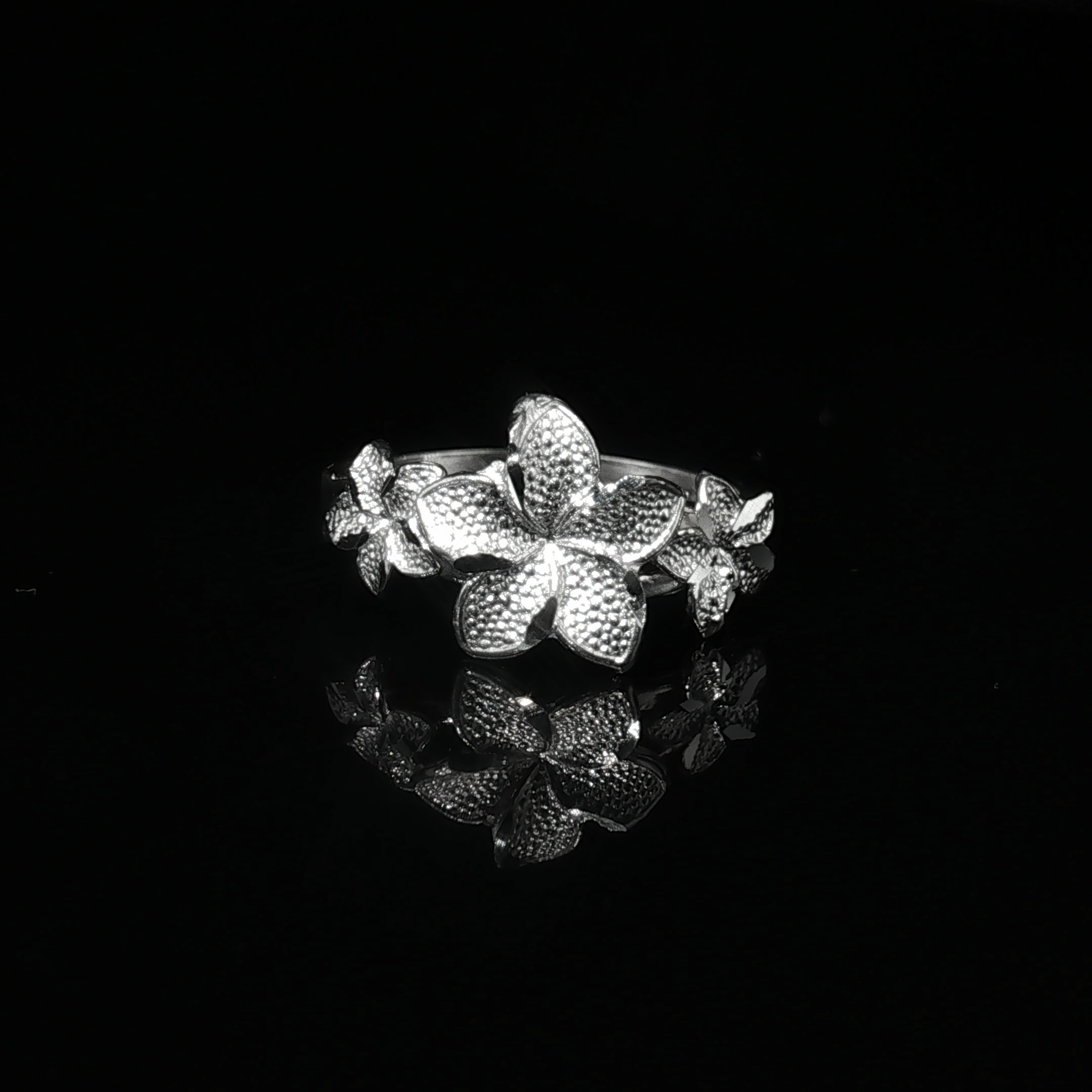 Small Tri Hibiscus Ring